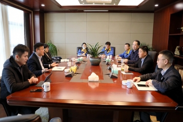 平湖市委常委、副市長(zhǎng)戴振一行蒞臨景興紙業(yè)調(diào)研指導(dǎo)