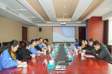 市委常委、宣傳部部長沈志鳳蒞臨景興紙業(yè)慰問高端人才